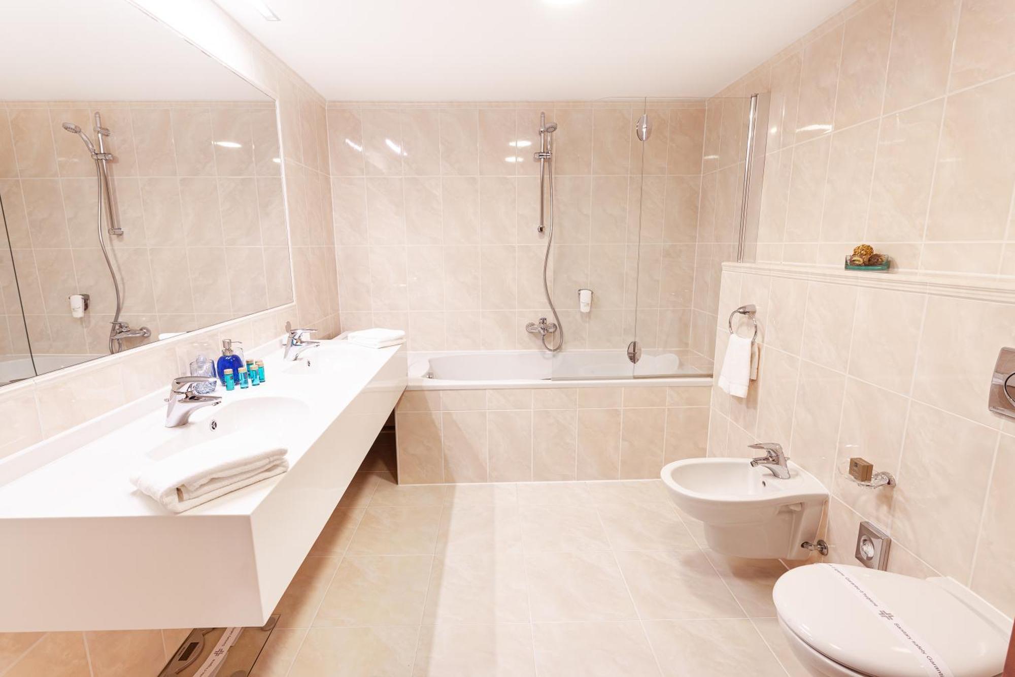 Spa & Wellness Hotel Olympia Marienbad ภายนอก รูปภาพ