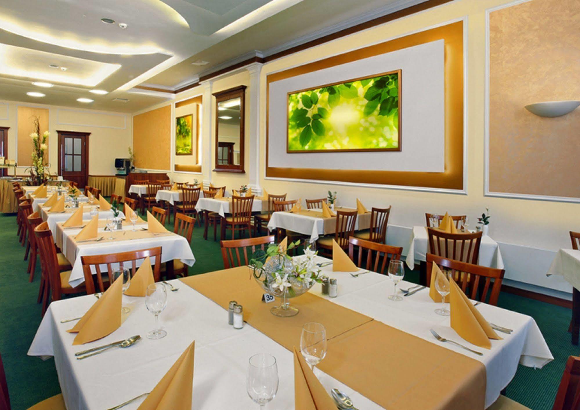 Spa & Wellness Hotel Olympia Marienbad ภายนอก รูปภาพ